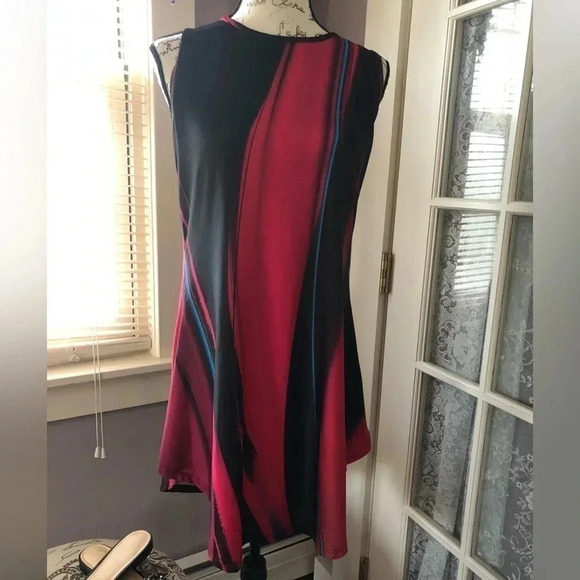 Abstract dress - Picture 2 of 5